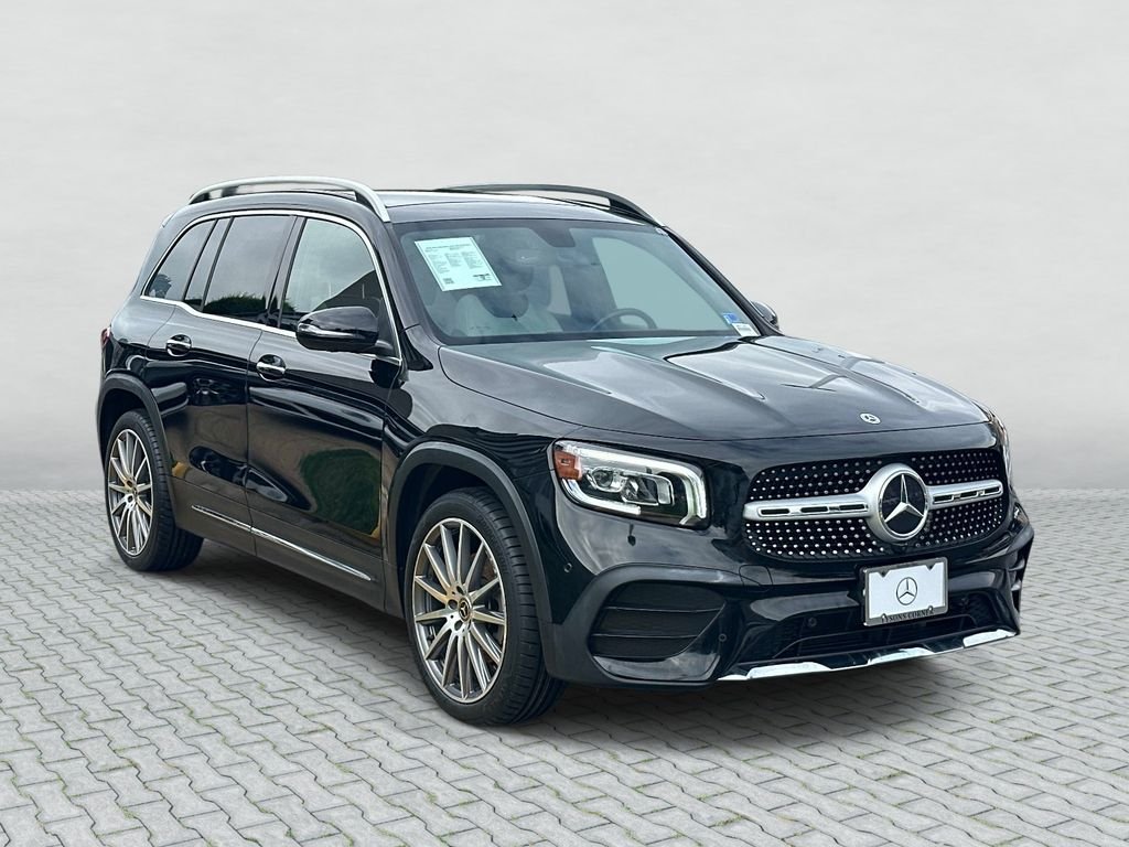 Used 2023  Mercedes-Benz GLB 250 image 3