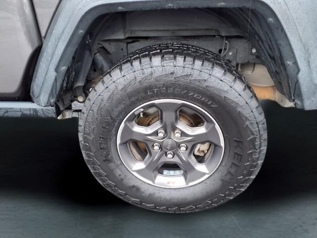 Used 2020 Gray Jeep Sport image 10