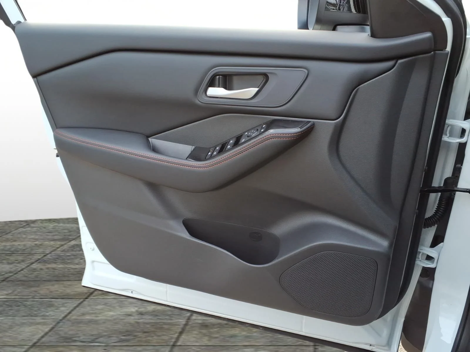 New 2026 Everest White Pearl TriCoat Nissan Rock Creek® image 19