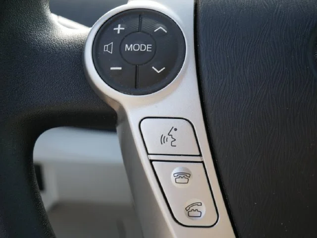 Used 2012 Pearl Toyota Three image 18