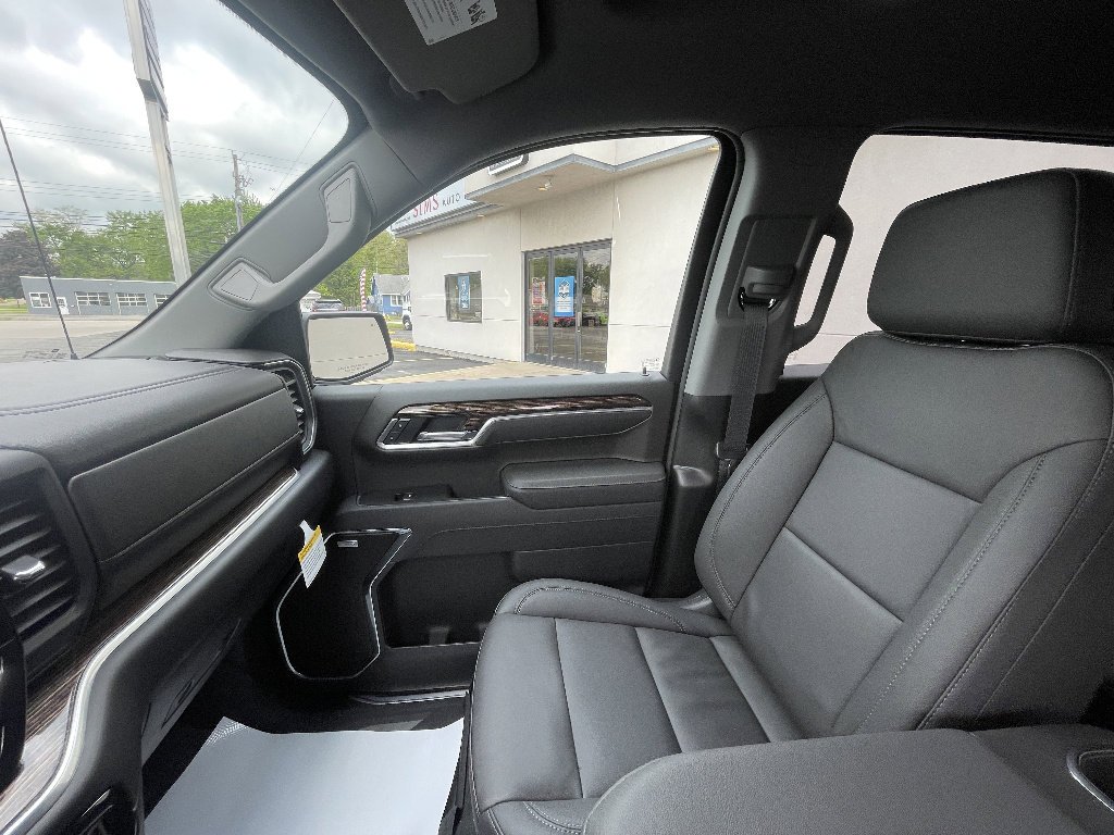 New 2026 Onyx Black GMC Elevation image 19