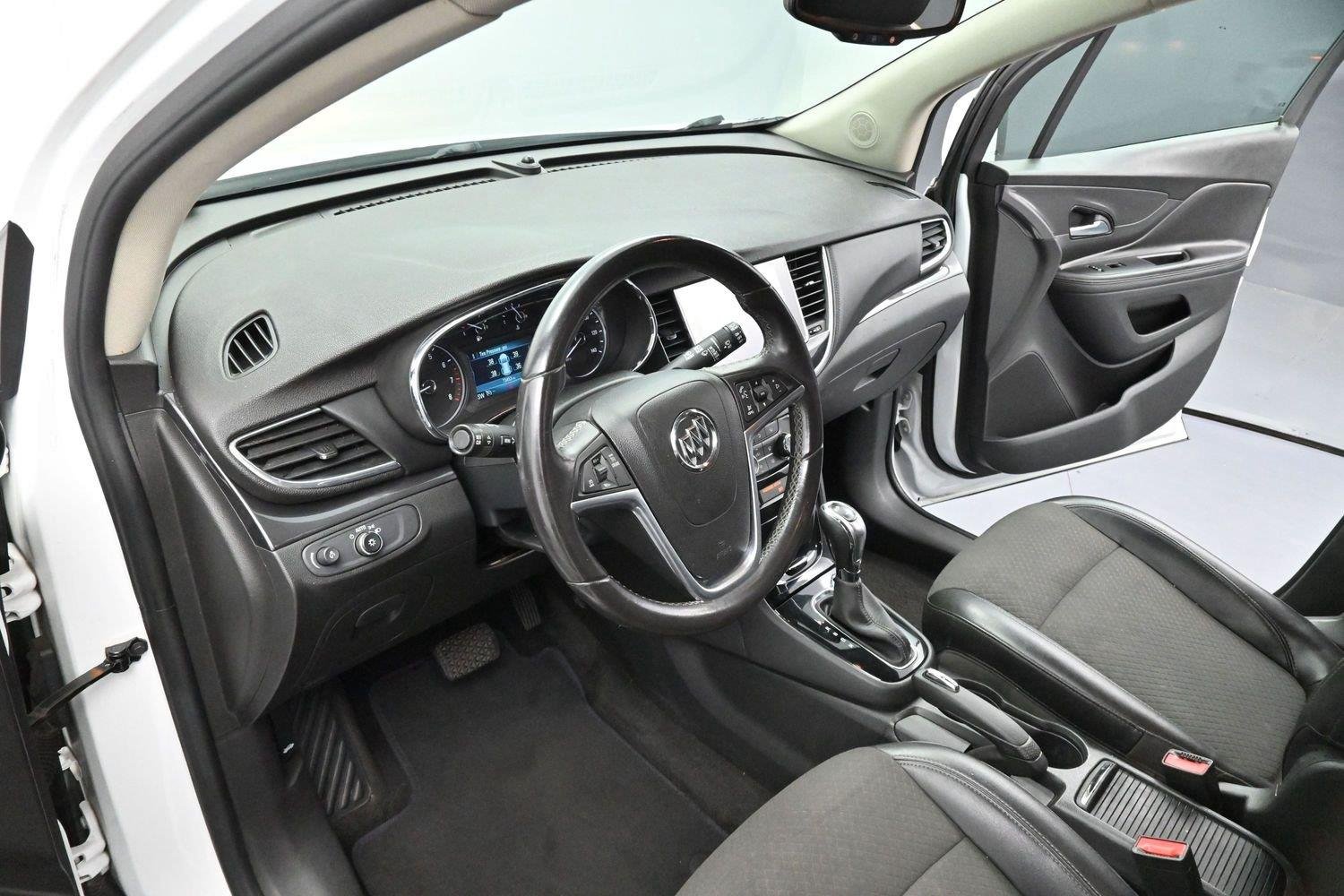 Used 2021 Summit White Buick Preferred image 12
