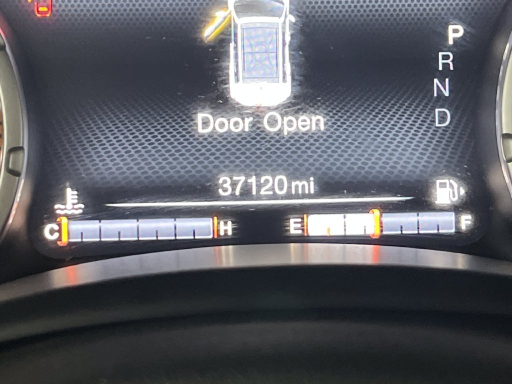 Used 2022 Black Jeep Latitude image 18