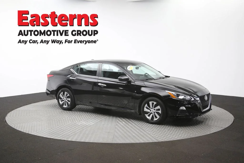 Used 2020 Black Nissan 2.5 S image 48