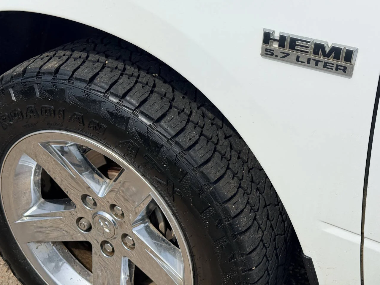 Used 2012 White RAM Sport 4x4 4dr Crew Cab 5.5 ft. SB Pickup image 11