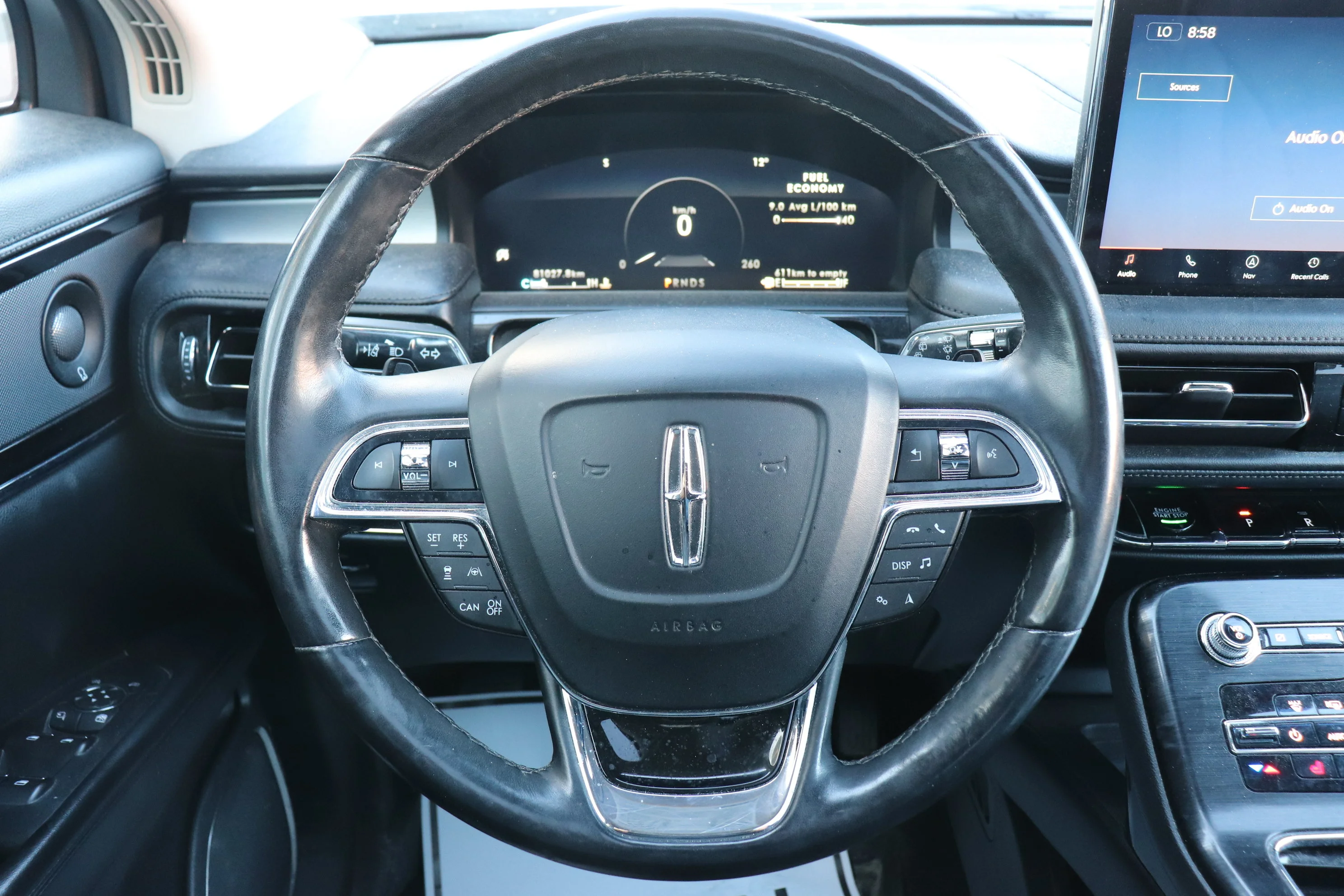 Used 2021 Green Lincoln Reserve image 11