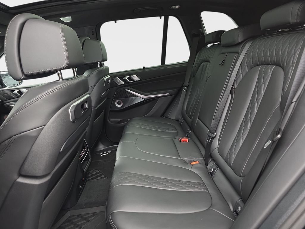 New 2026 Black Sapphire Metallic BMW M60i image 14