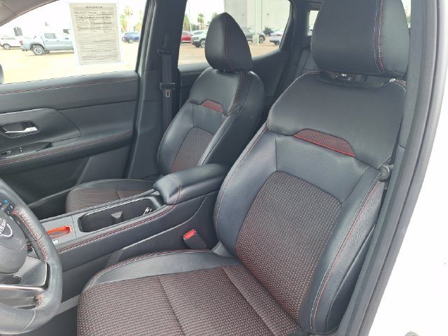 Used 2025 White Nissan SR image 10