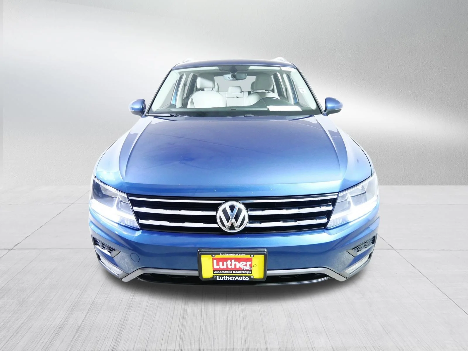 Used 2018 Volkswagen Tiguan SEL with VIN 3VV2B7AX1JM013251 for sale in Brooklyn Center, Minnesota