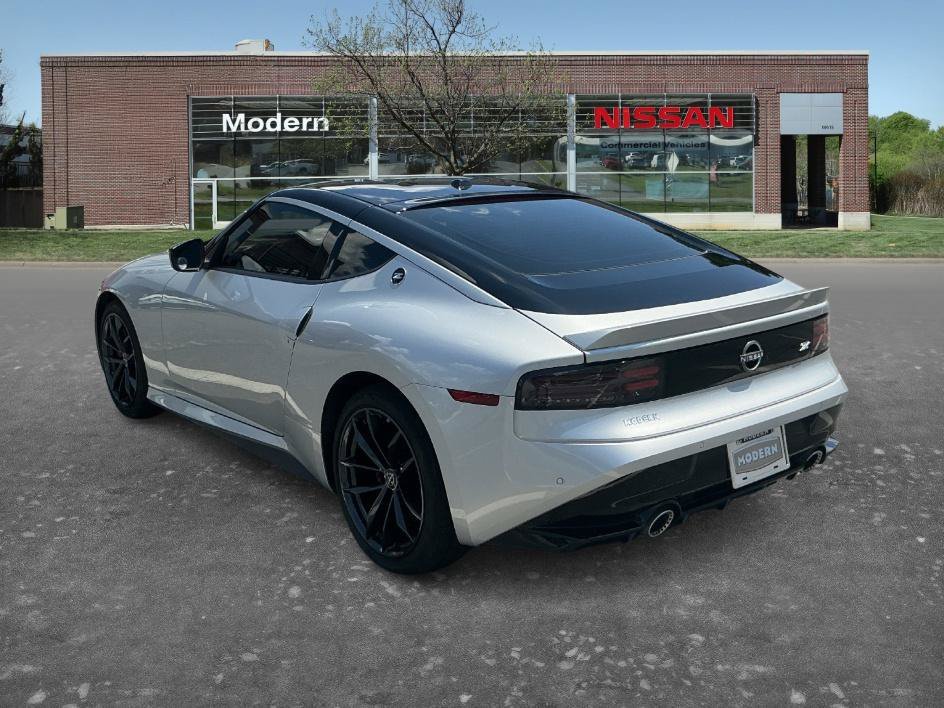 Used 2024 Brilliant Silver/Super Black Nissan Performance image 2