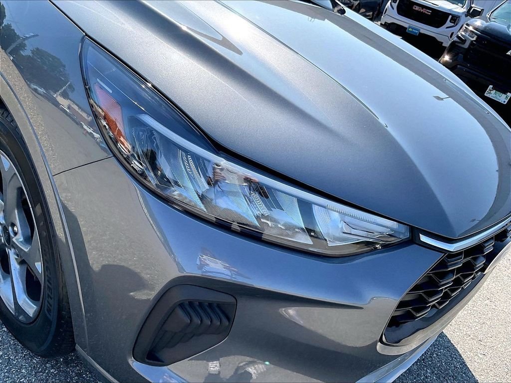 Used 2023 Gray Ford ST-Line image 31