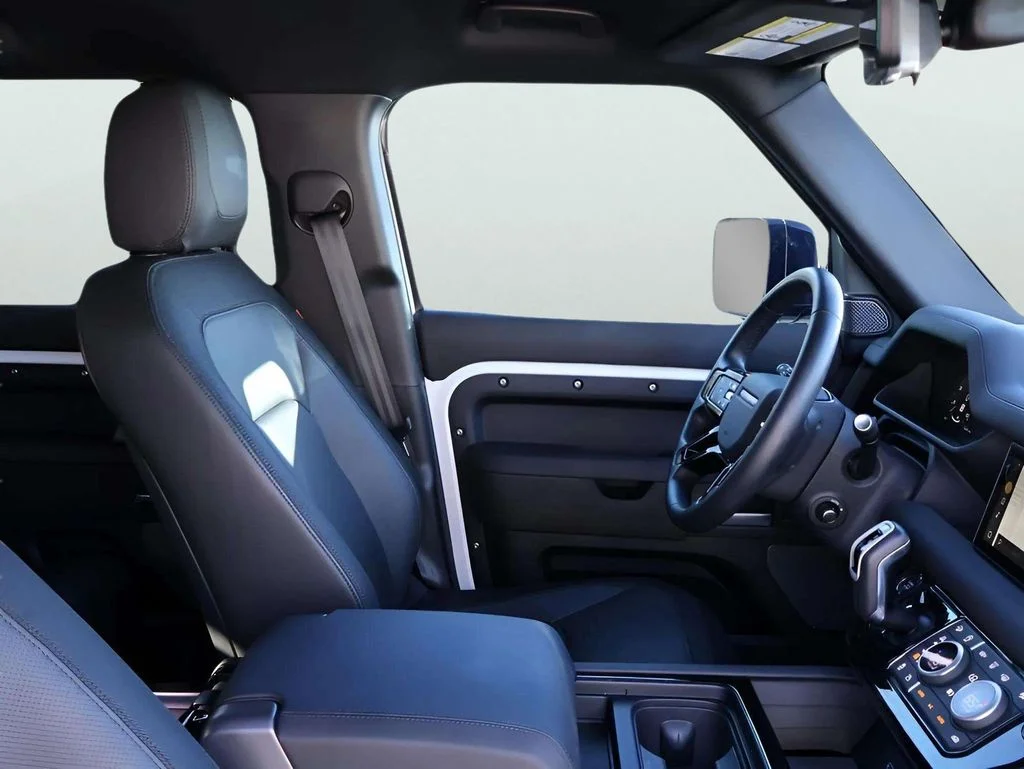 2024 Land Rover Defender X-Dynamic SE - Photo 35