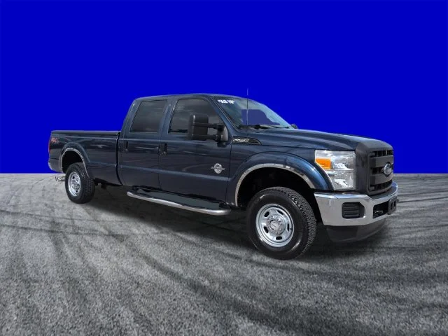 Used 2015 Super Black Ford XL image 2