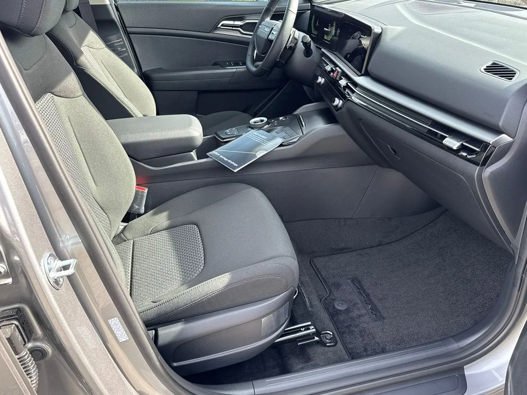2026 Kia Sportage LX Hybrid - Photo 13