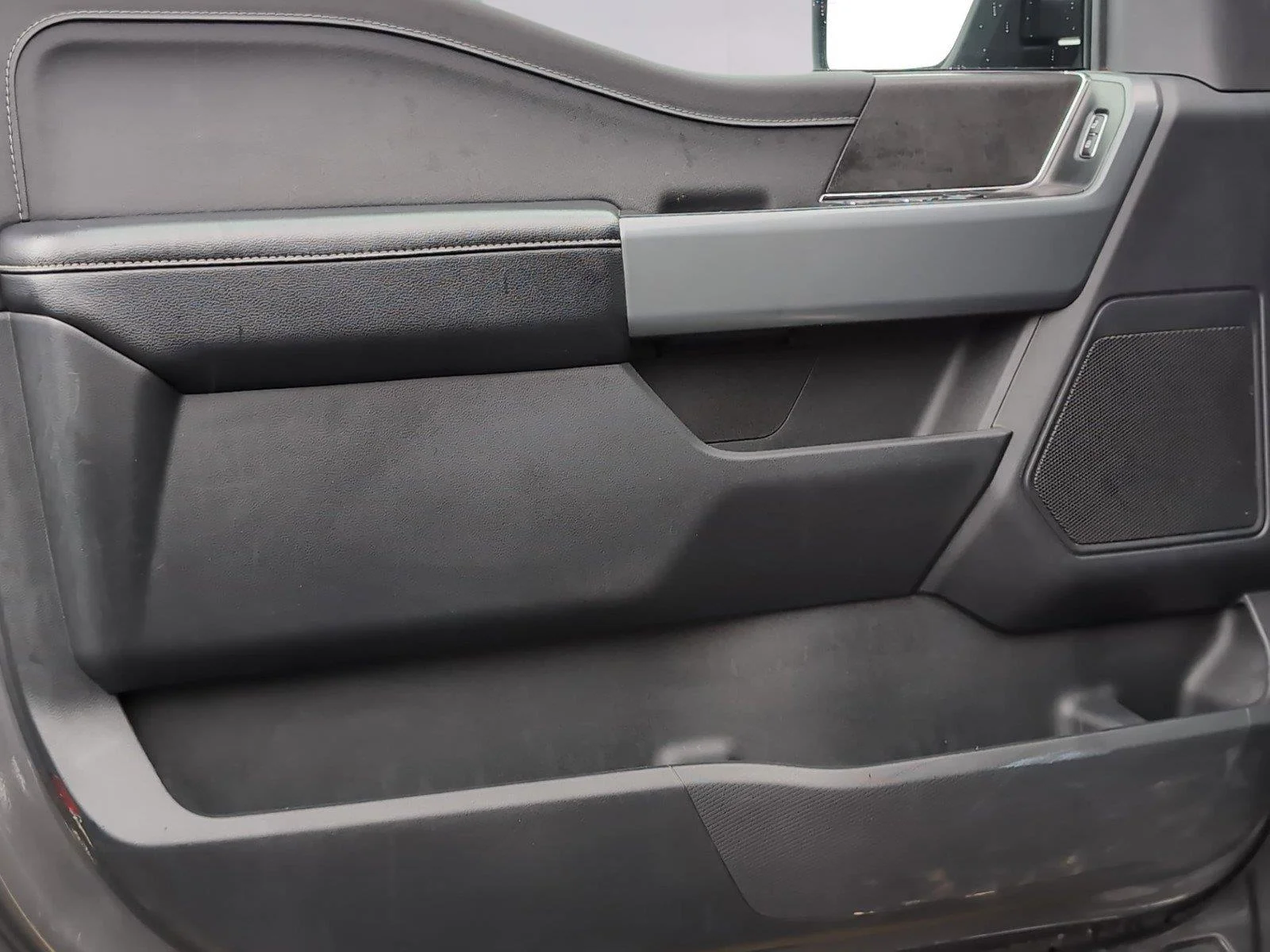Used 2024 Carbonized Gray Ford XLT image 15