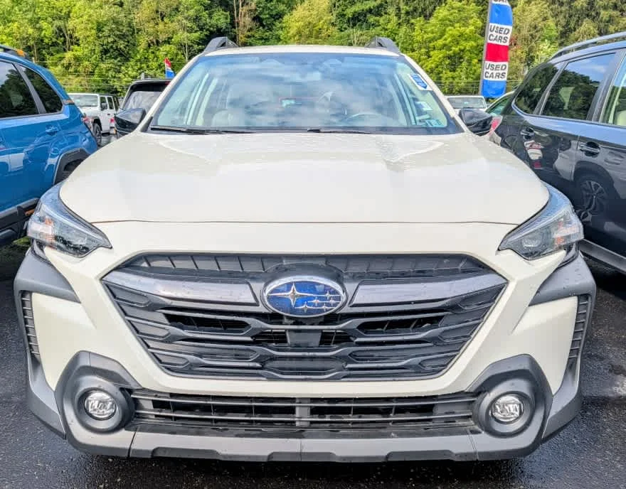 Used 2025 Crystal White Pearl Subaru Premium image 2