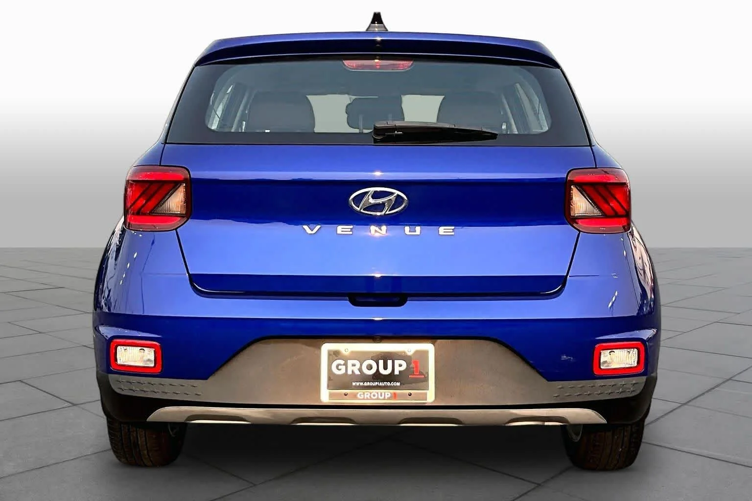 Used 2022 Intense Blue Hyundai SE image 5