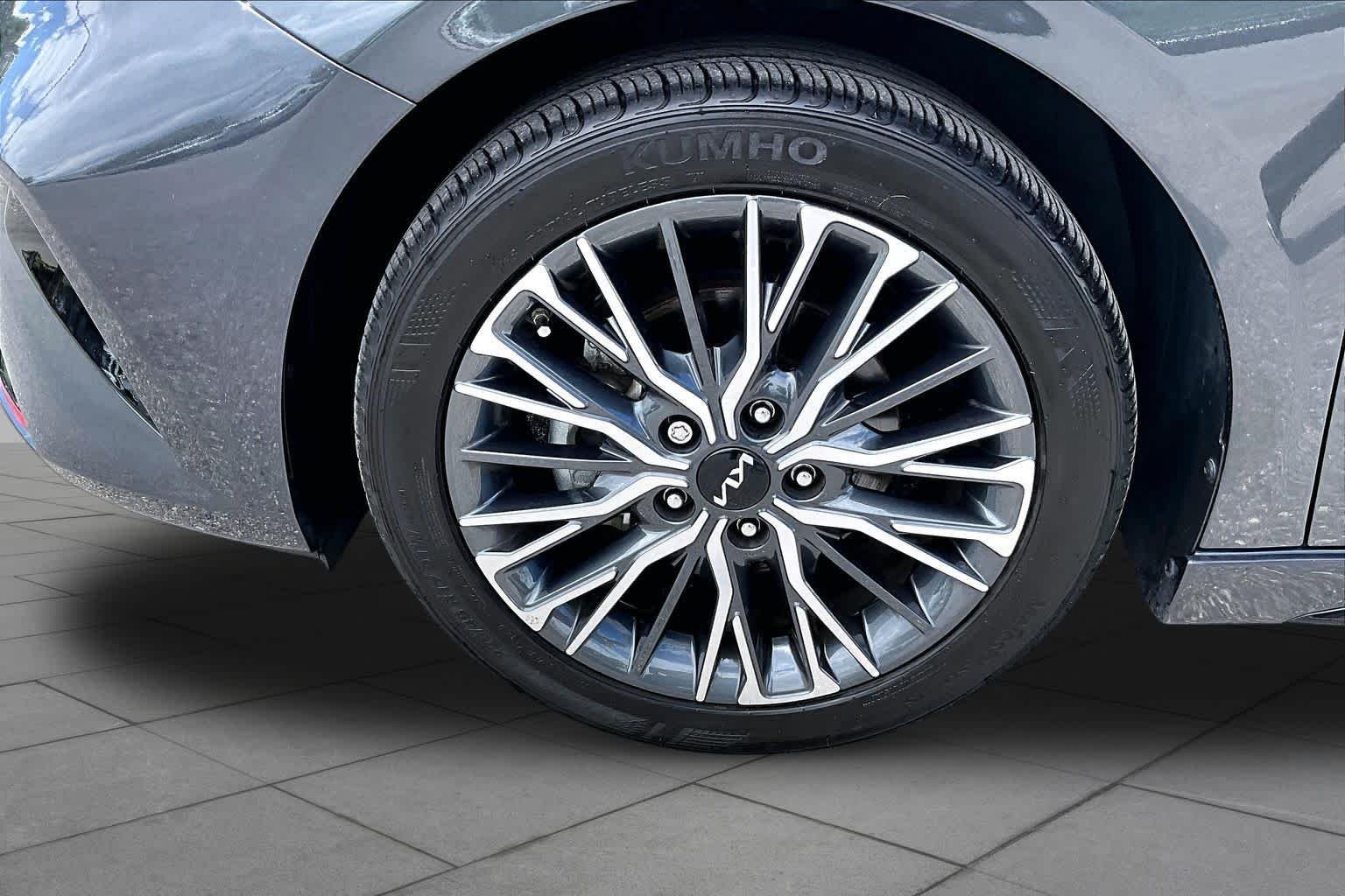 Used 2023 Gravity Gray Kia GT-Line image 11