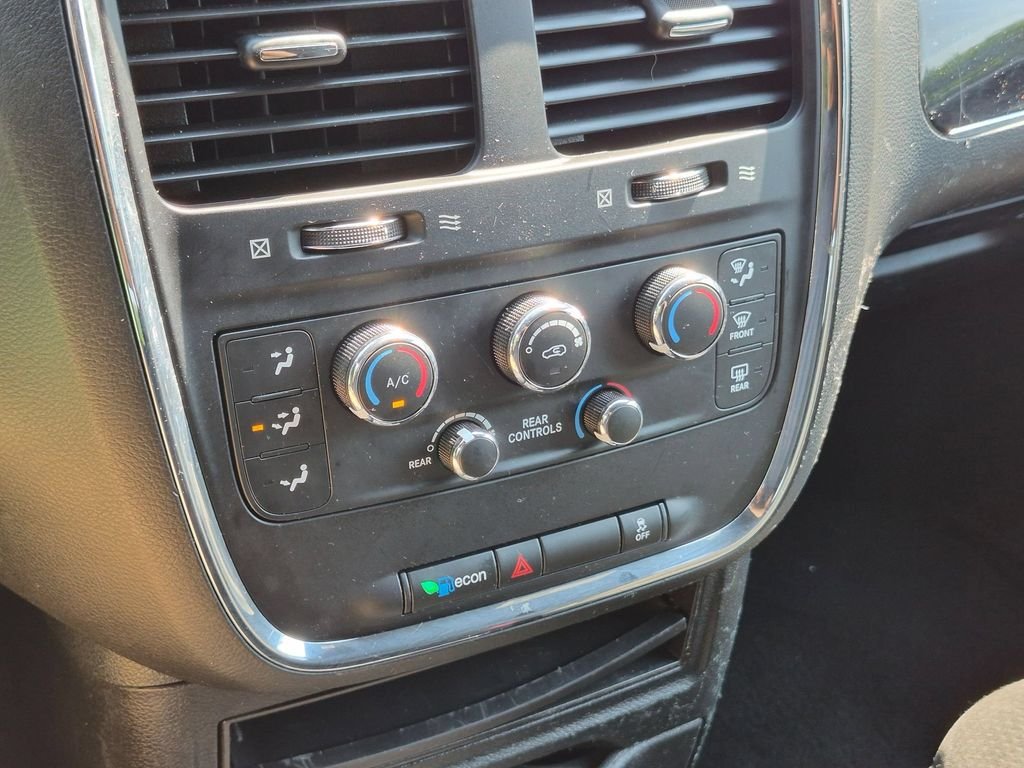 Used 2018 White Dodge SE Plus image 23