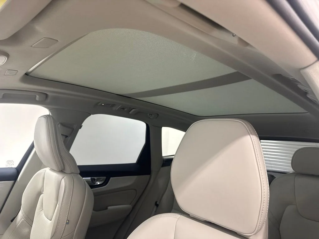 New 2026 Crystal White Volvo T8 Ultra image 16