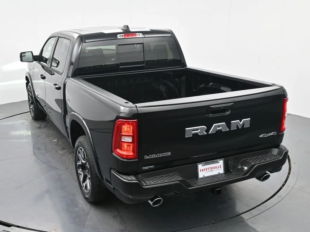 New 2026 Diamond Black Crystal Pearl-Coat Exterior Paint RAM Laramie image 29