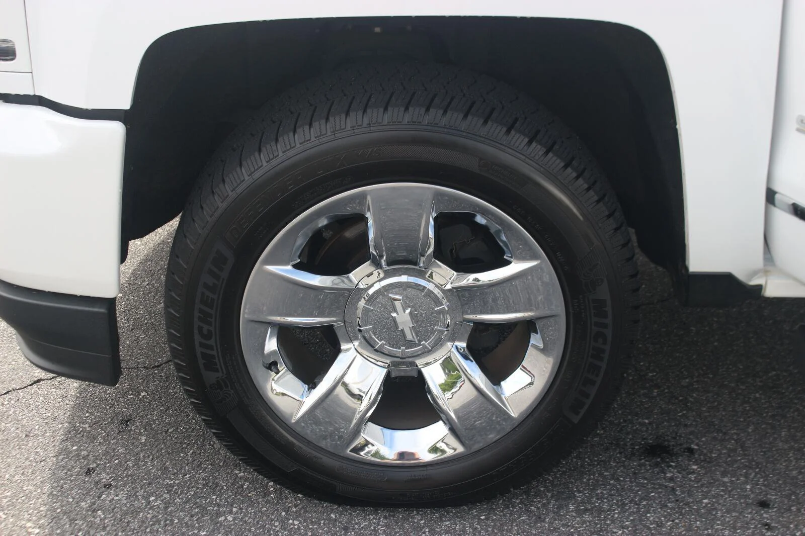 Used 2017 SUMMIT WHITE Chevrolet LTZ image 39