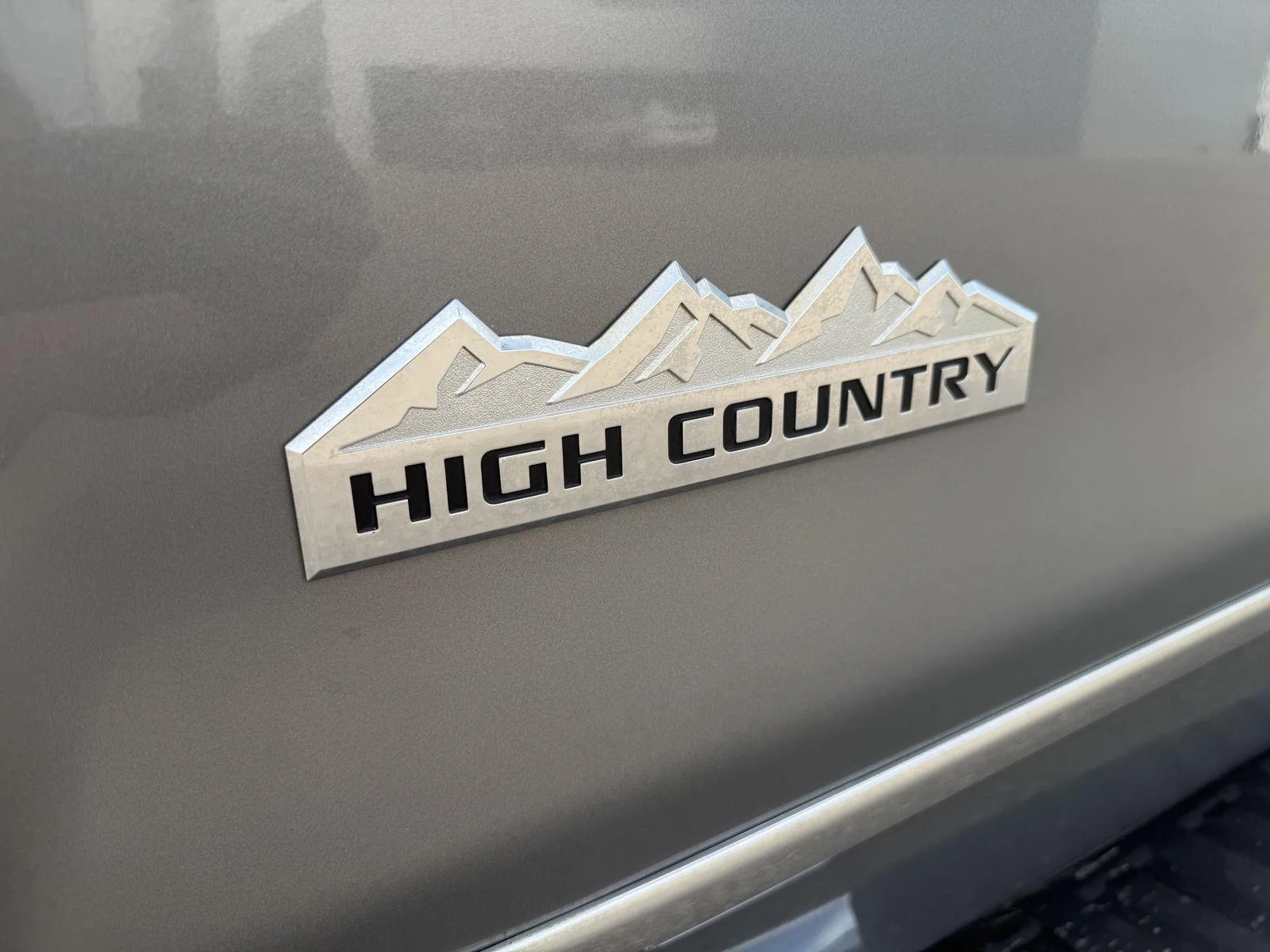 Used 2017 Pepperdust Metallic Chevrolet High Country image 22