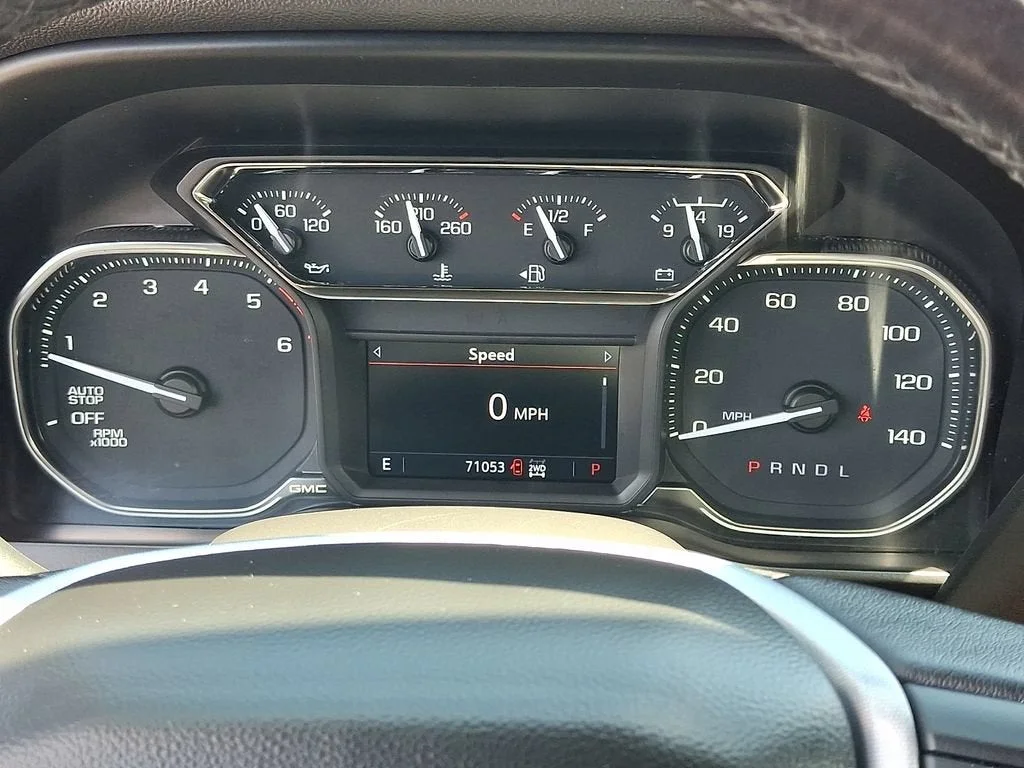 Used 2021 SUMMIT WHITE GMC Elevation image 59