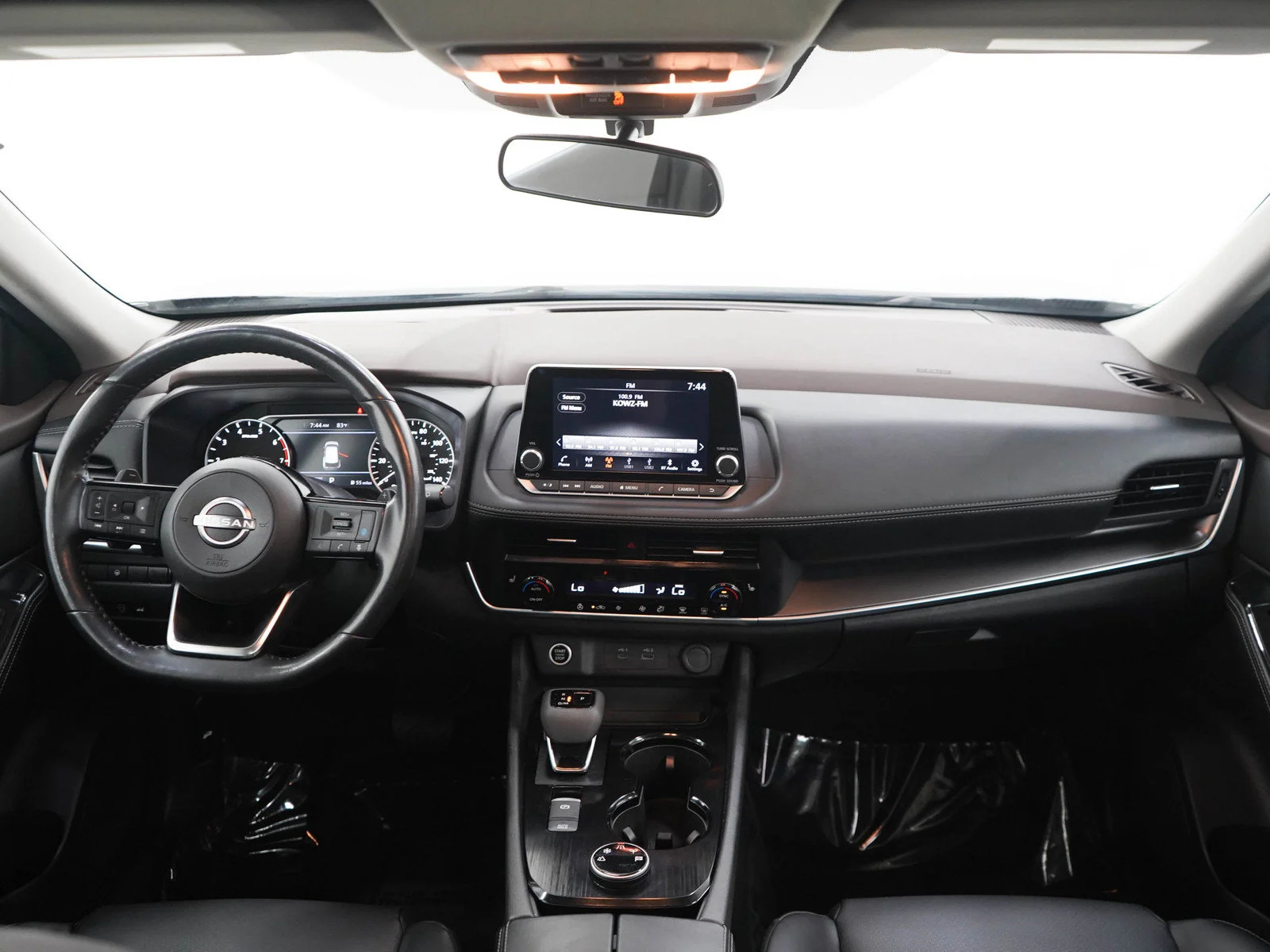 Used 2023 Super Black Nissan SV image 13
