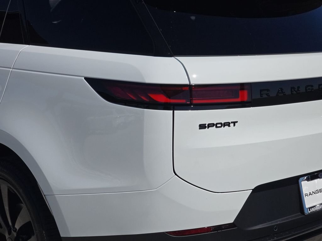 New 2026 Fuji White Land Rover SE image 36