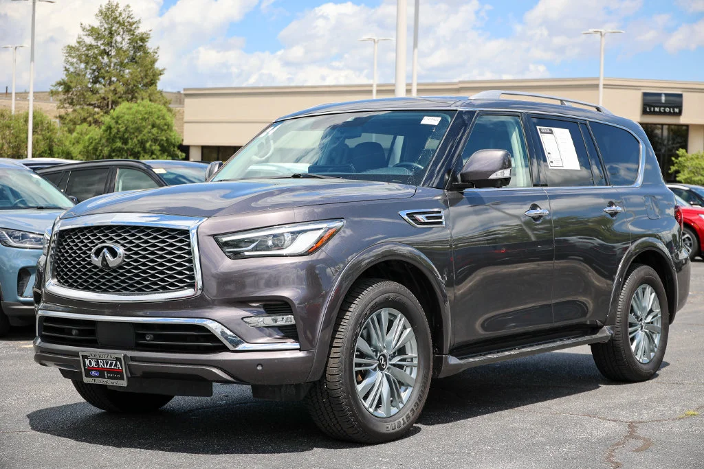 Certified Used 2024 Gray INFINITI LUXE image 25