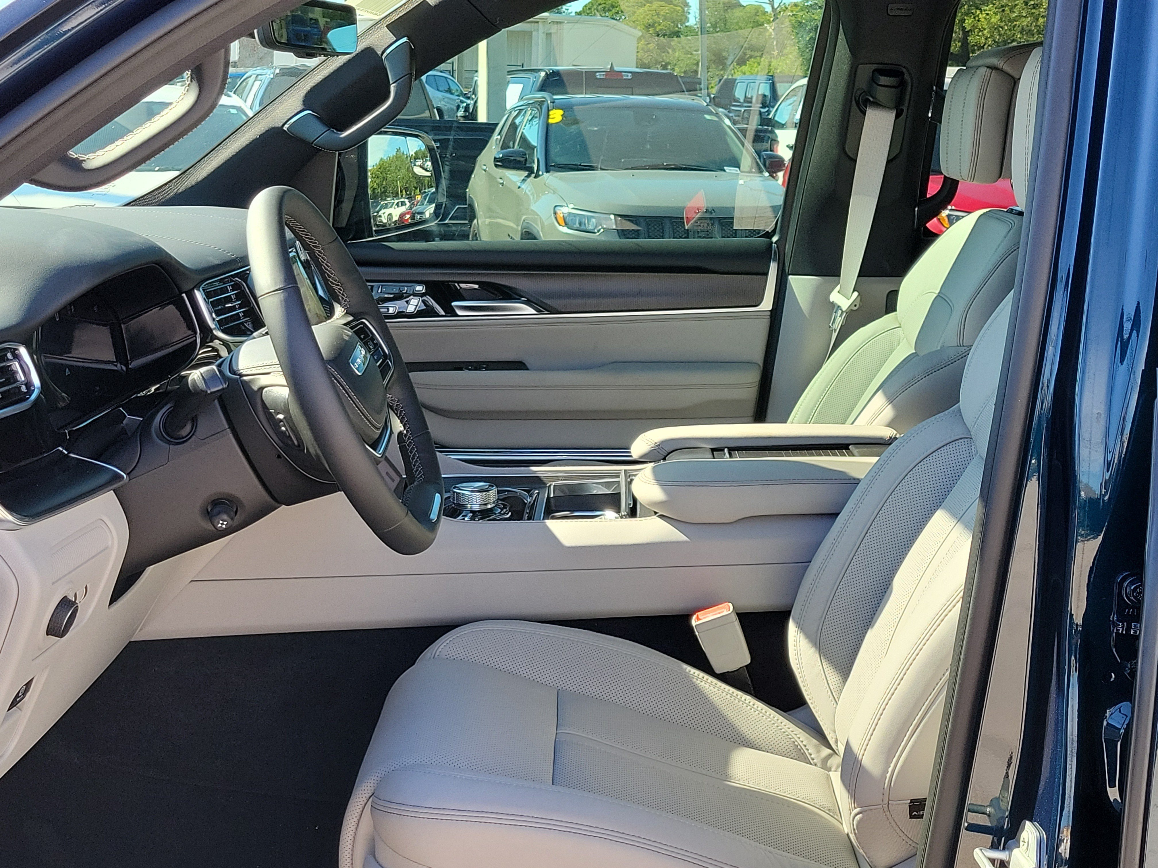 New 2026 Fathom Blue Pearlcoat Jeep Summit Obsidian image 18