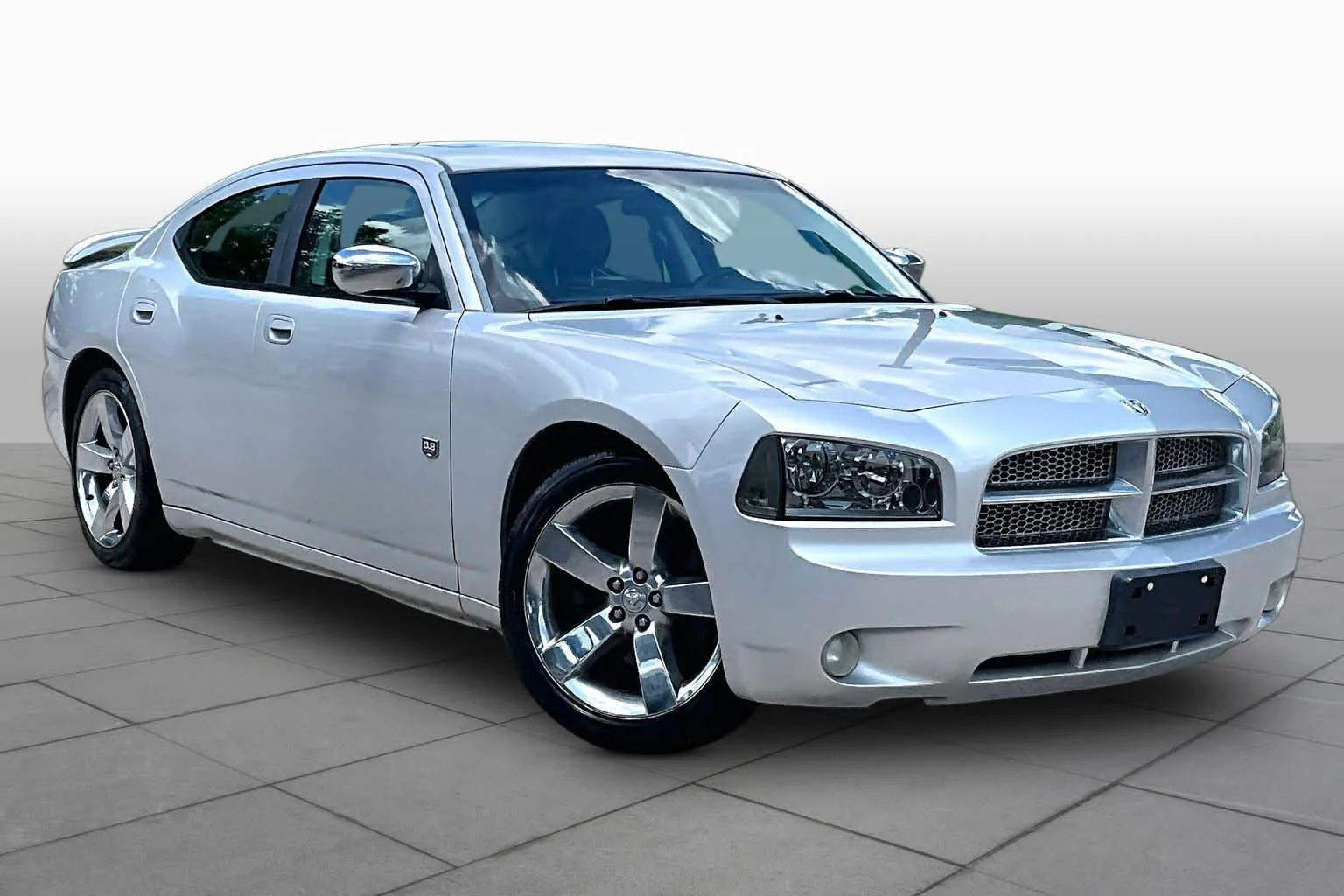 Used 2008 Bright Silver Metallic Dodge SXT image 2