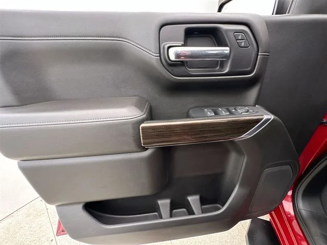 Used 2022 Red Chevrolet RST image 21