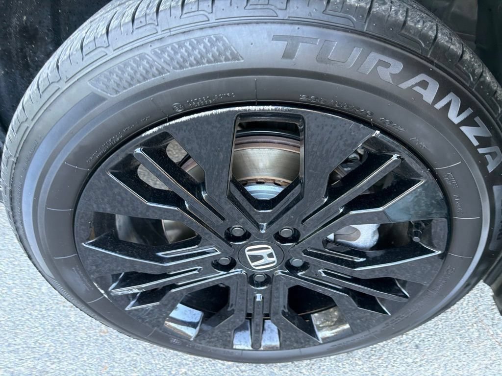 Certified Used 2025 Crystal Black Pearl Honda SPORT-L image 37