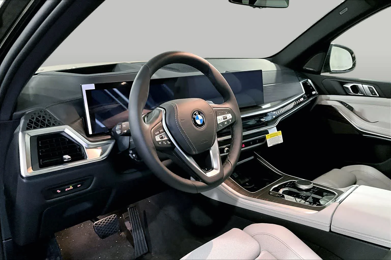 New 2026 Black Sapphire Metallic BMW xDrive40i image 9
