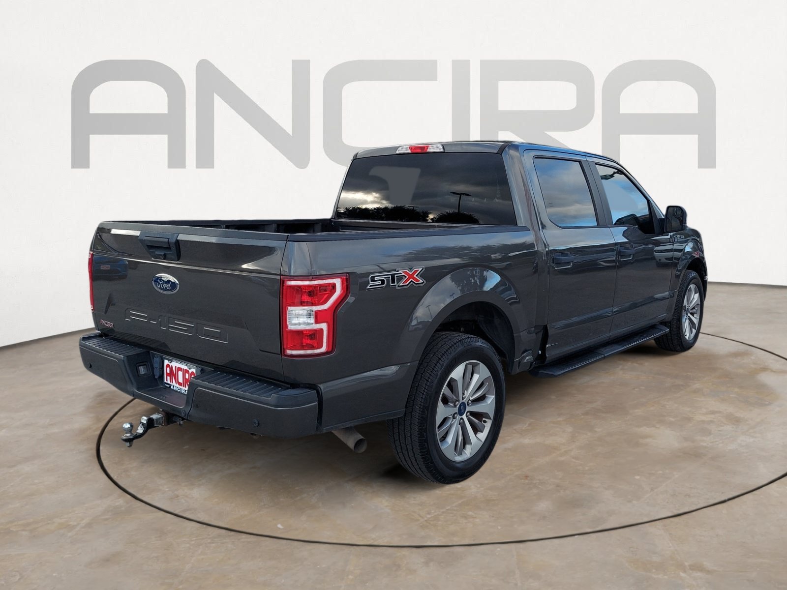 Used 2018 Magnetic Metallic Ford XL image 10