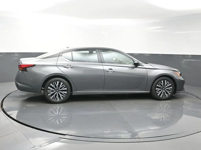 Used 2025 Gray Nissan 2.5 SV image 8