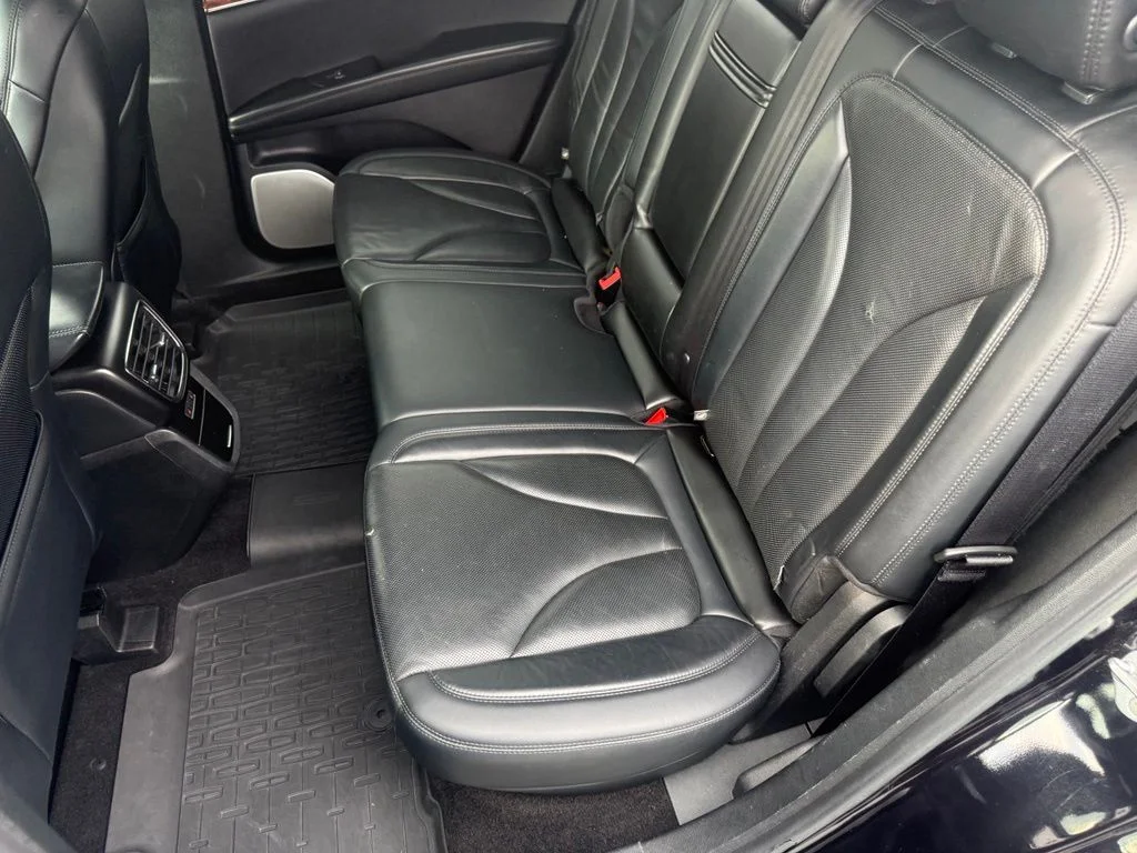 Used 2019 Black Lincoln Reserve image 40