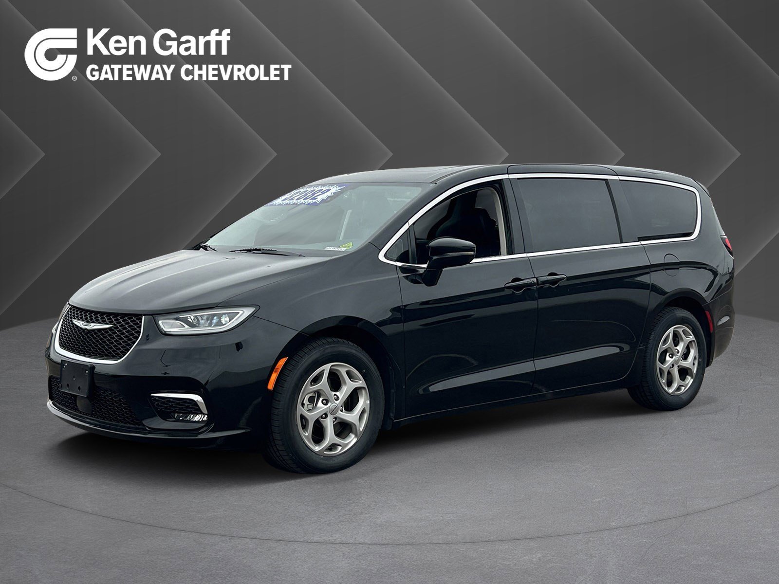 2024 Chrysler Pacifica Limited's photo