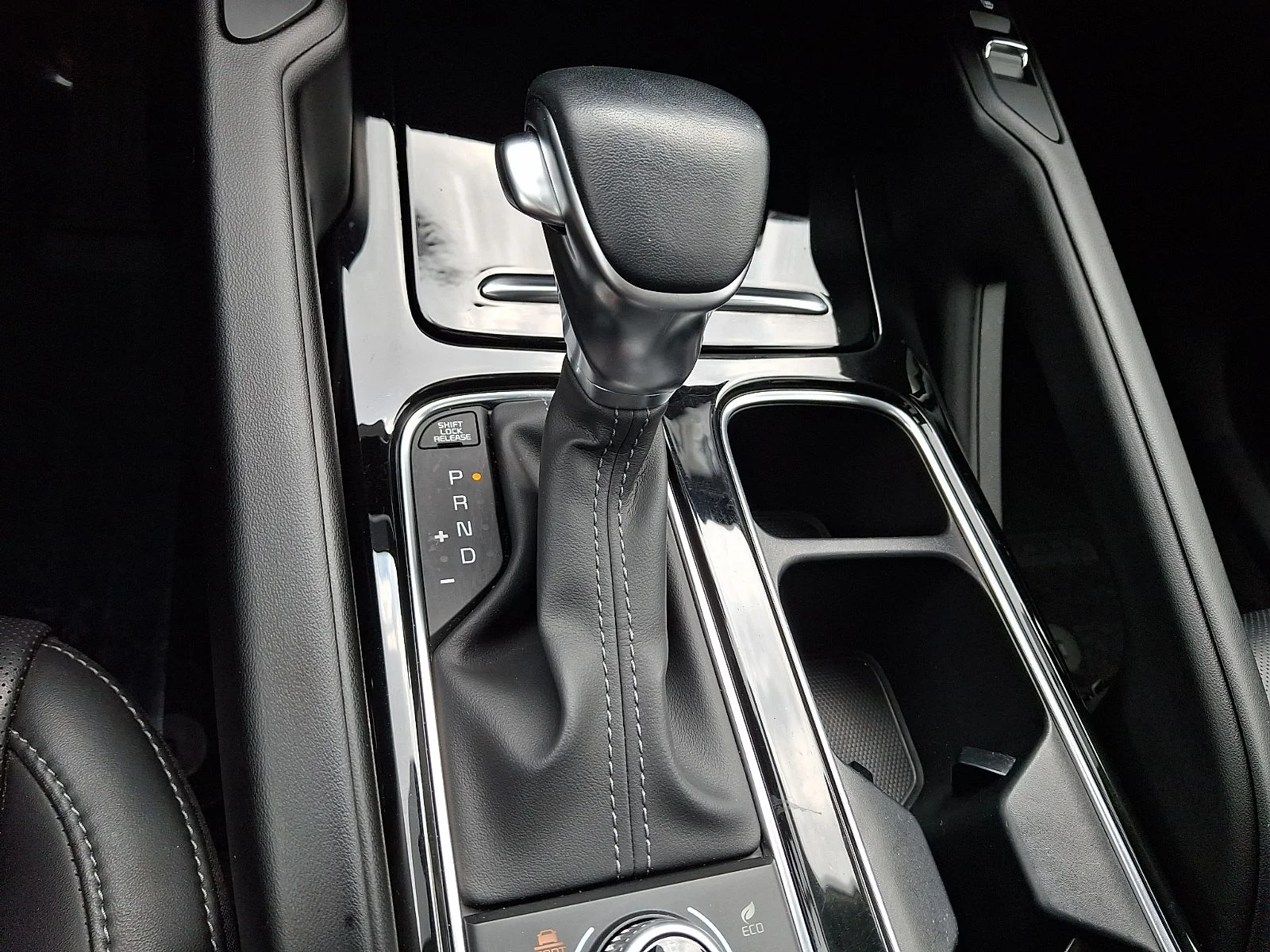 Certified Used 2024 Green Kia S image 17