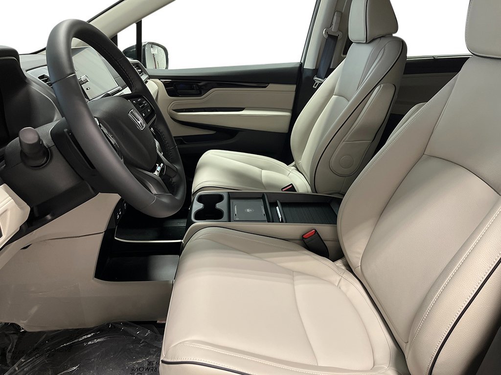 New 2026 Modern Steel Metallic Honda Touring image 13