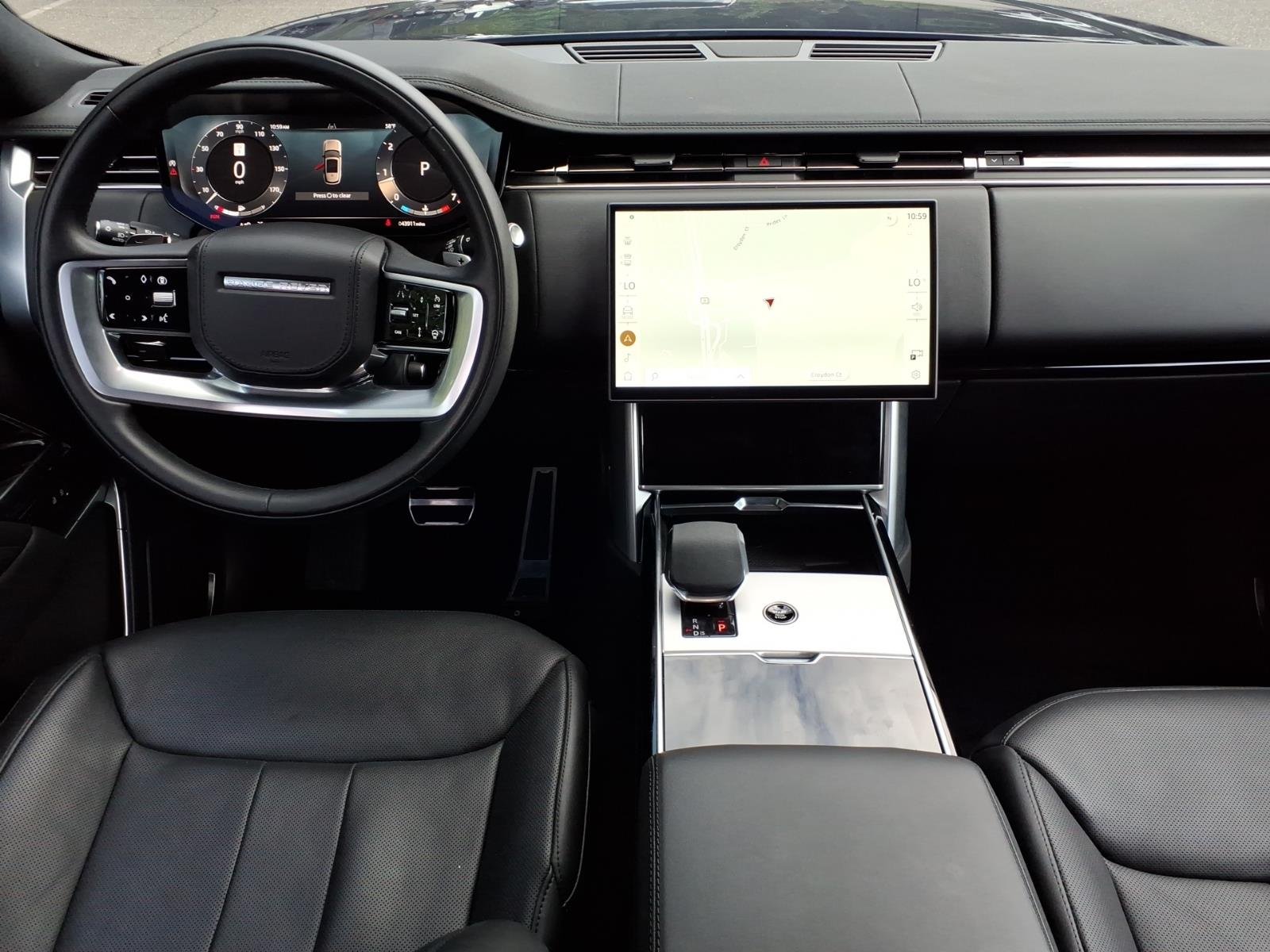 Certified Used 2025 Santorini Black Metallic 1ag Land Rover SE image 4