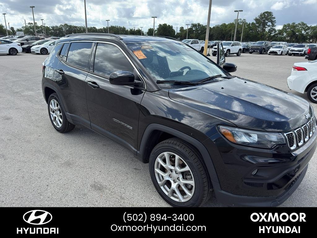 2023 Jeep Compass Latitude Lux 4X4's photo
