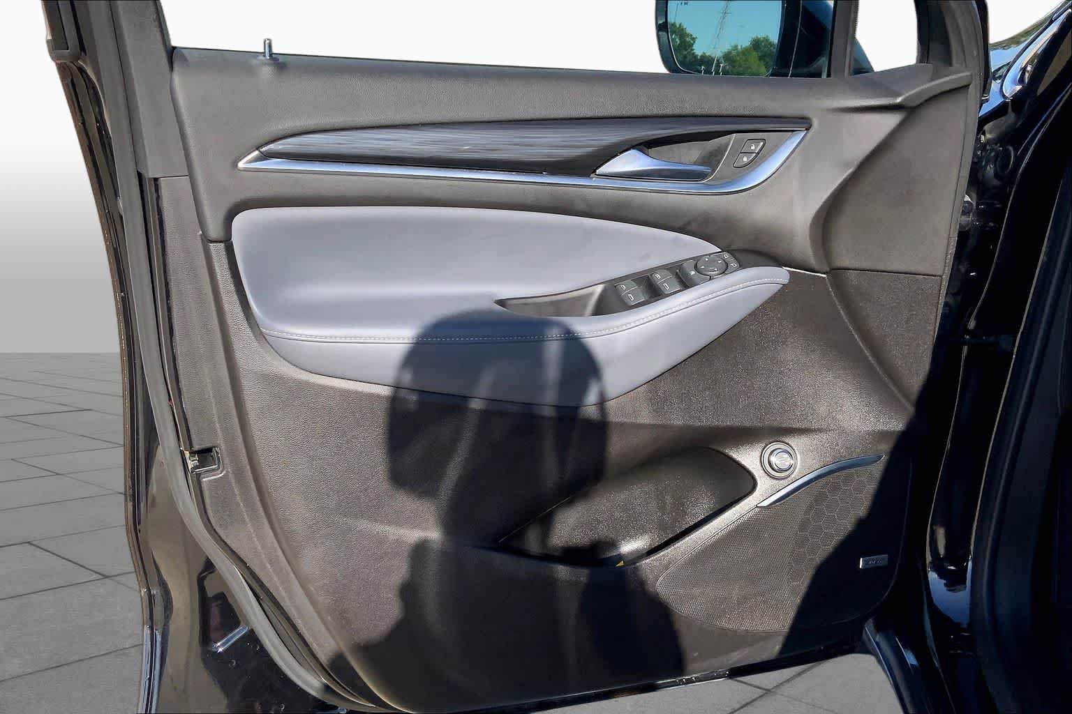 Used 2020 Ebony Twilight Metallic Buick Essence image 21