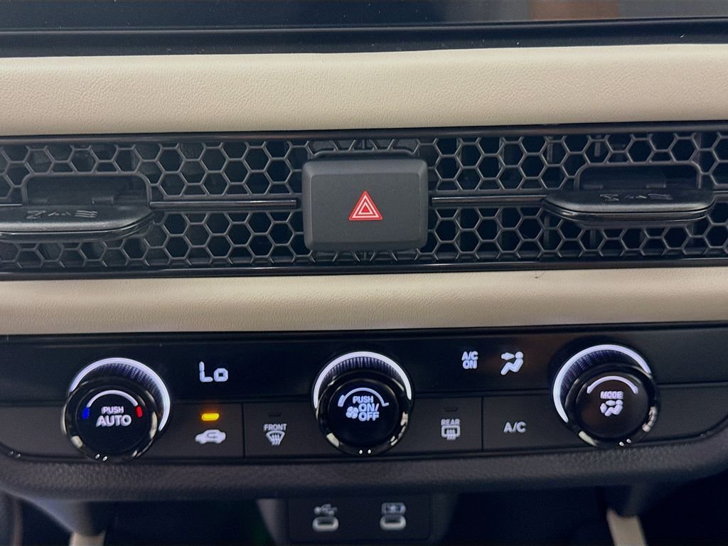 New 2027 Platinum White Pearl Honda LX image 22