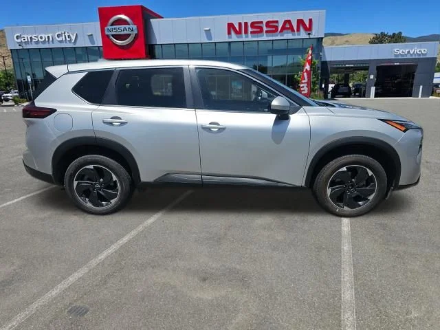 2024 Nissan Rogue SV - Photo 7