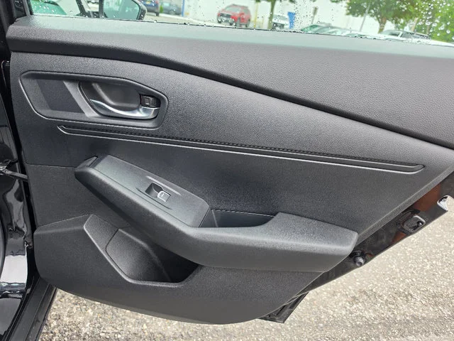 Used 2025 Crystal Black Pearl Honda SE image 17