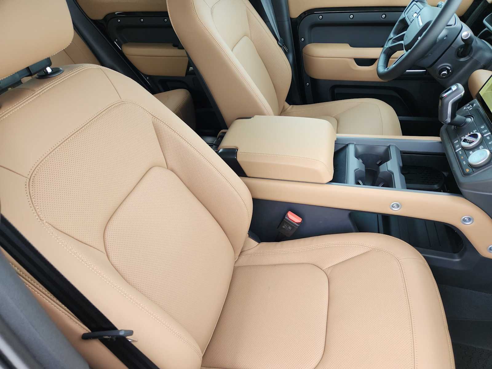 New 2026 Santorini Black LAND ROVER S image 13