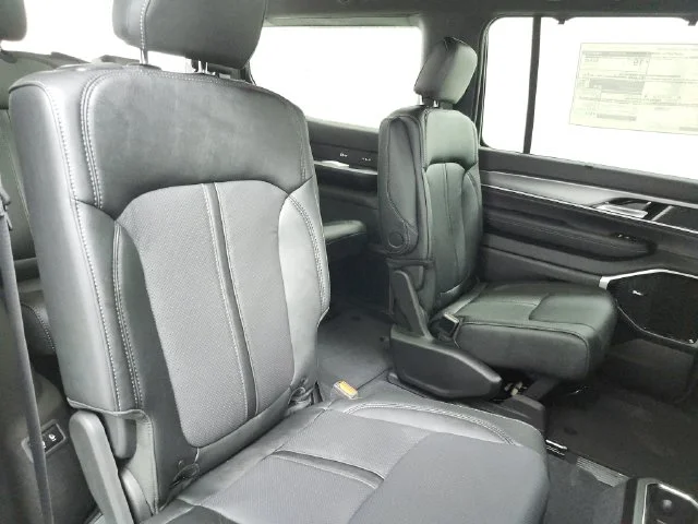 New 2026 Steel Blue Exterior Paint Jeep Limited Reserve image 50